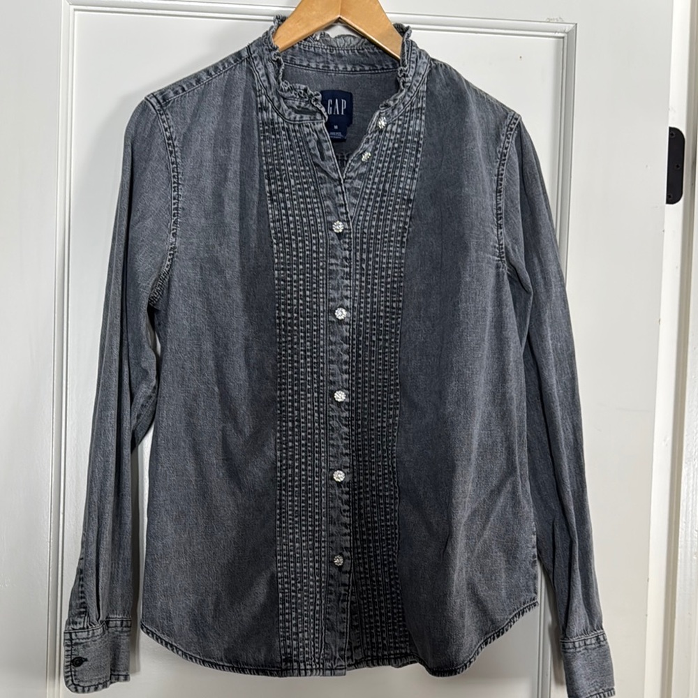 GAP Gray rhinestone button up